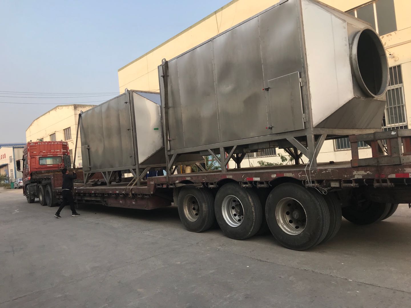 河南某廠家訂購-304光氧設備